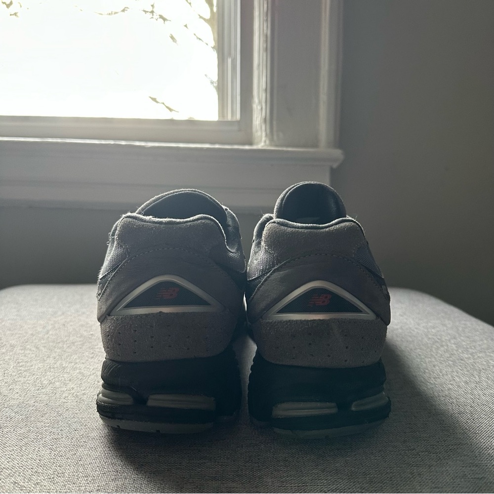 New Balance Men's Gray Athletic Shoes - Picture 3 of 6